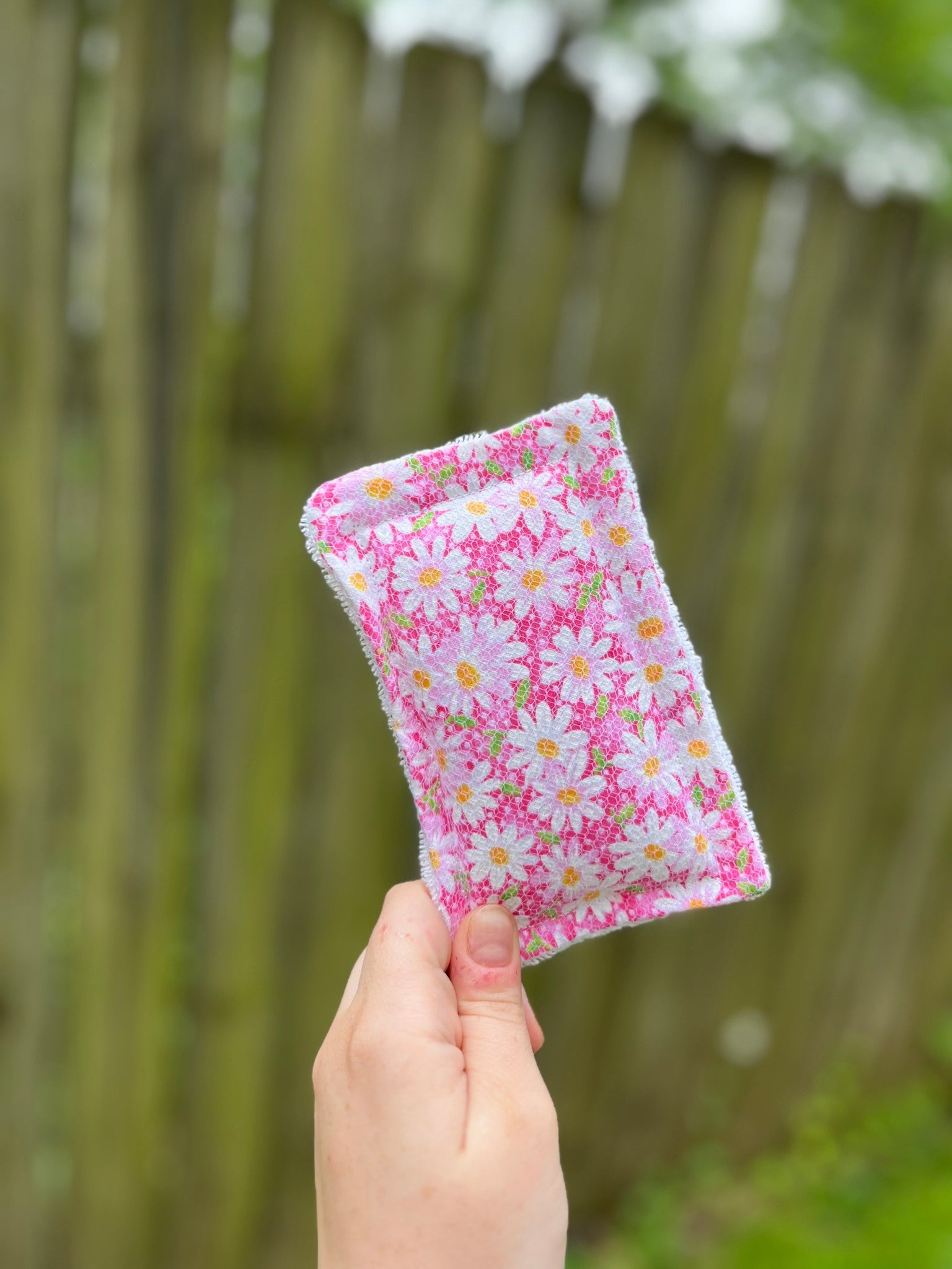 pink daisies kitchen sponge