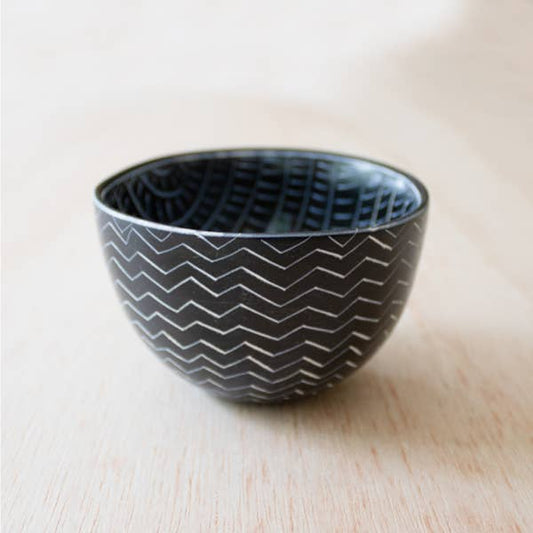 black zig zag pattern bowl.